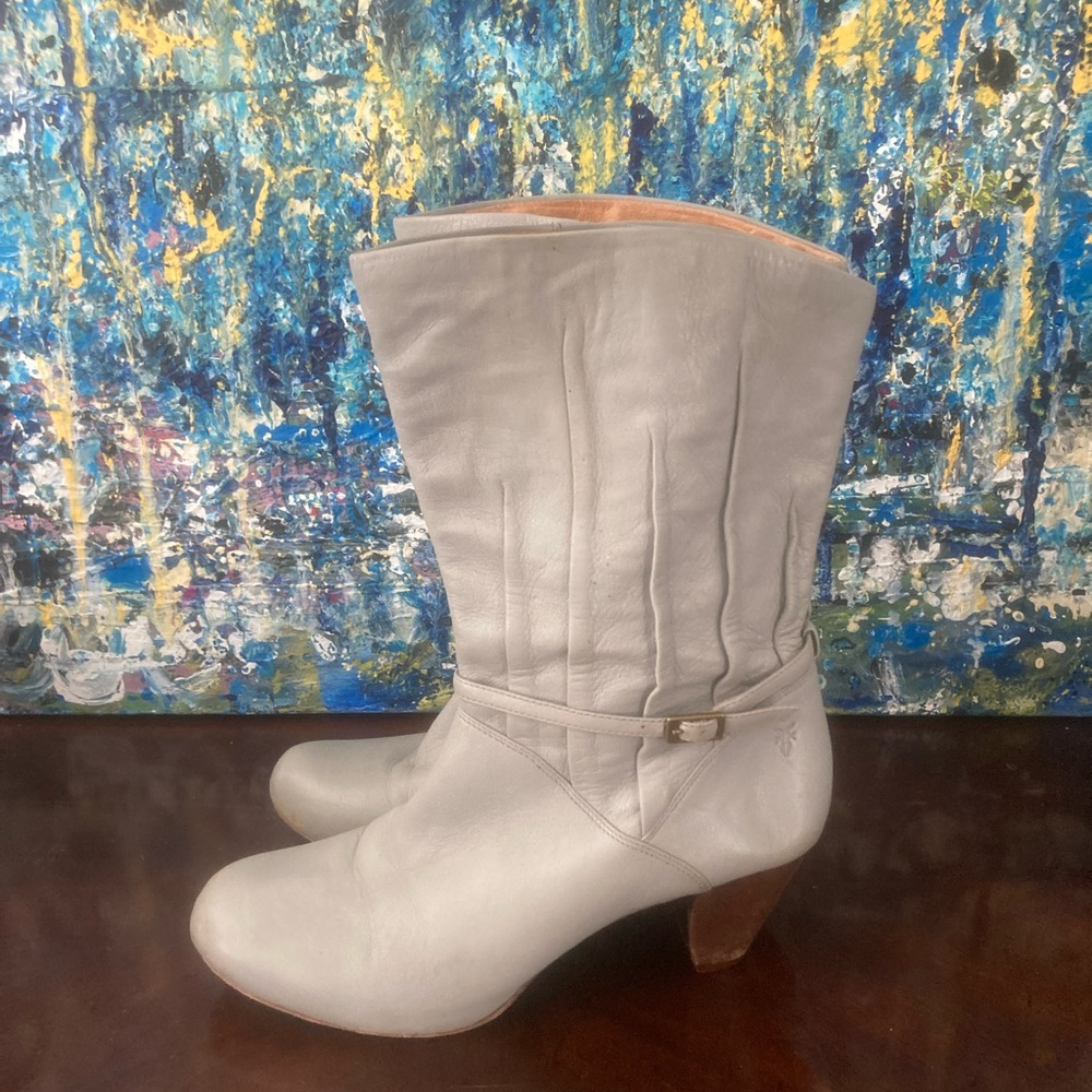 Vintage 80’s Frye leather calf boots with wooden chunky kitten heel